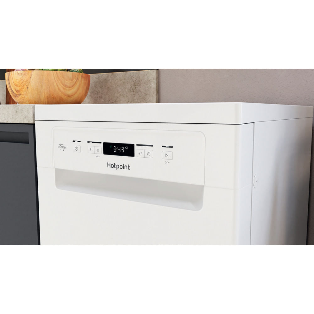 Hotpoint Slimline Free Standing Dishwasher - White - 10 Place Setting - E Rated - HSFCIH 4798 FS UK