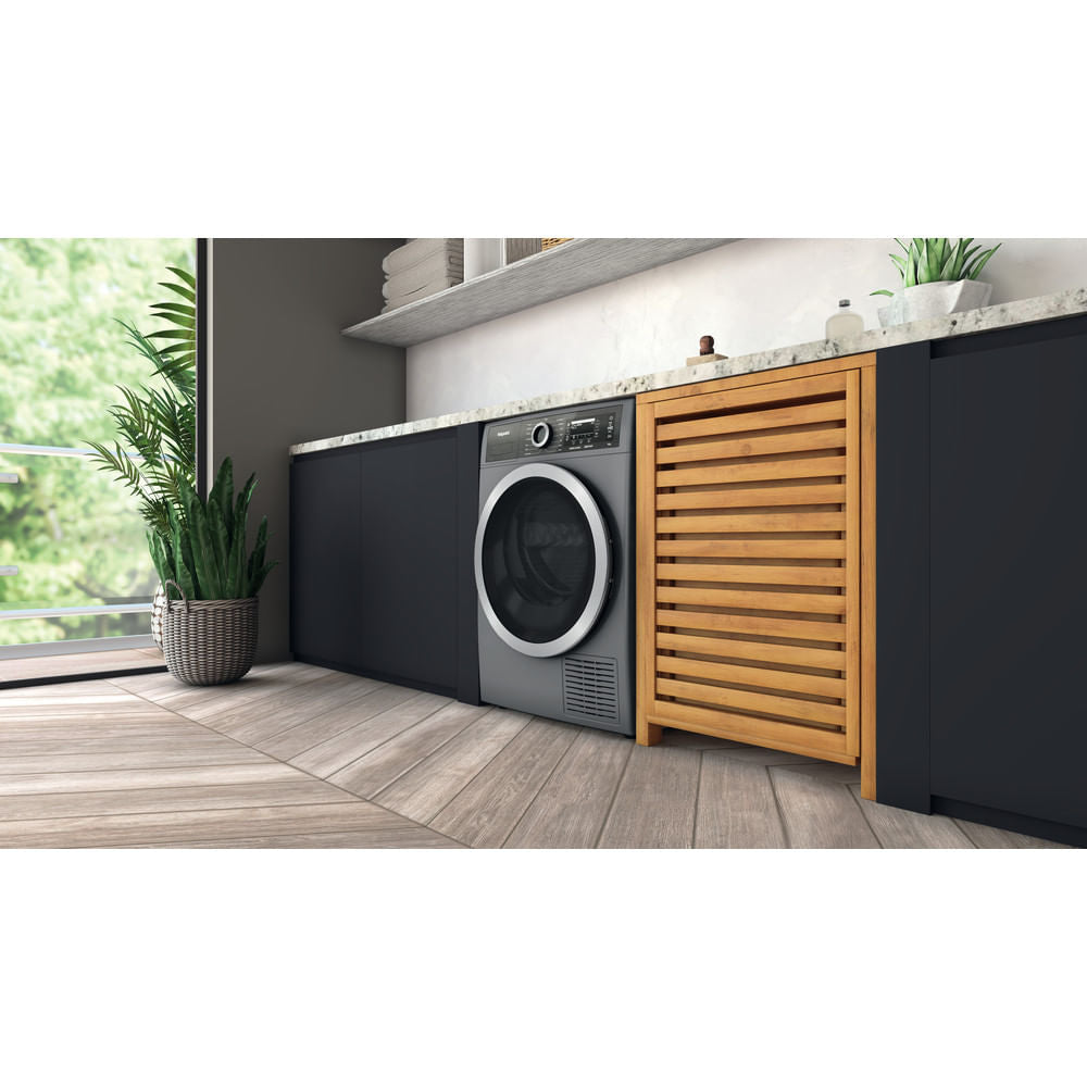 Hotpoint H8 D94SB UK 9kg Heat Pump Tumble Dryer - Silver