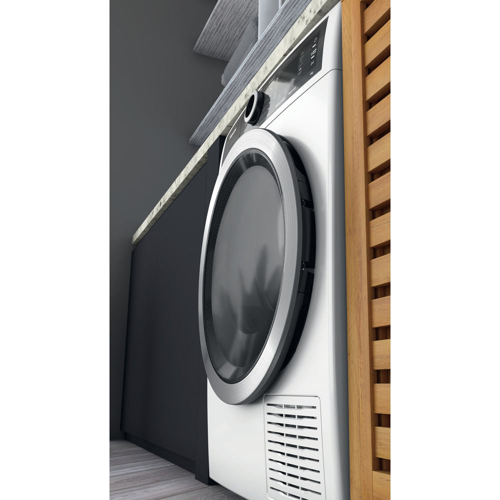 Hotpoint H8 D94WB UK Freestanding Heat Pump 9kg Tumble Dryer - White