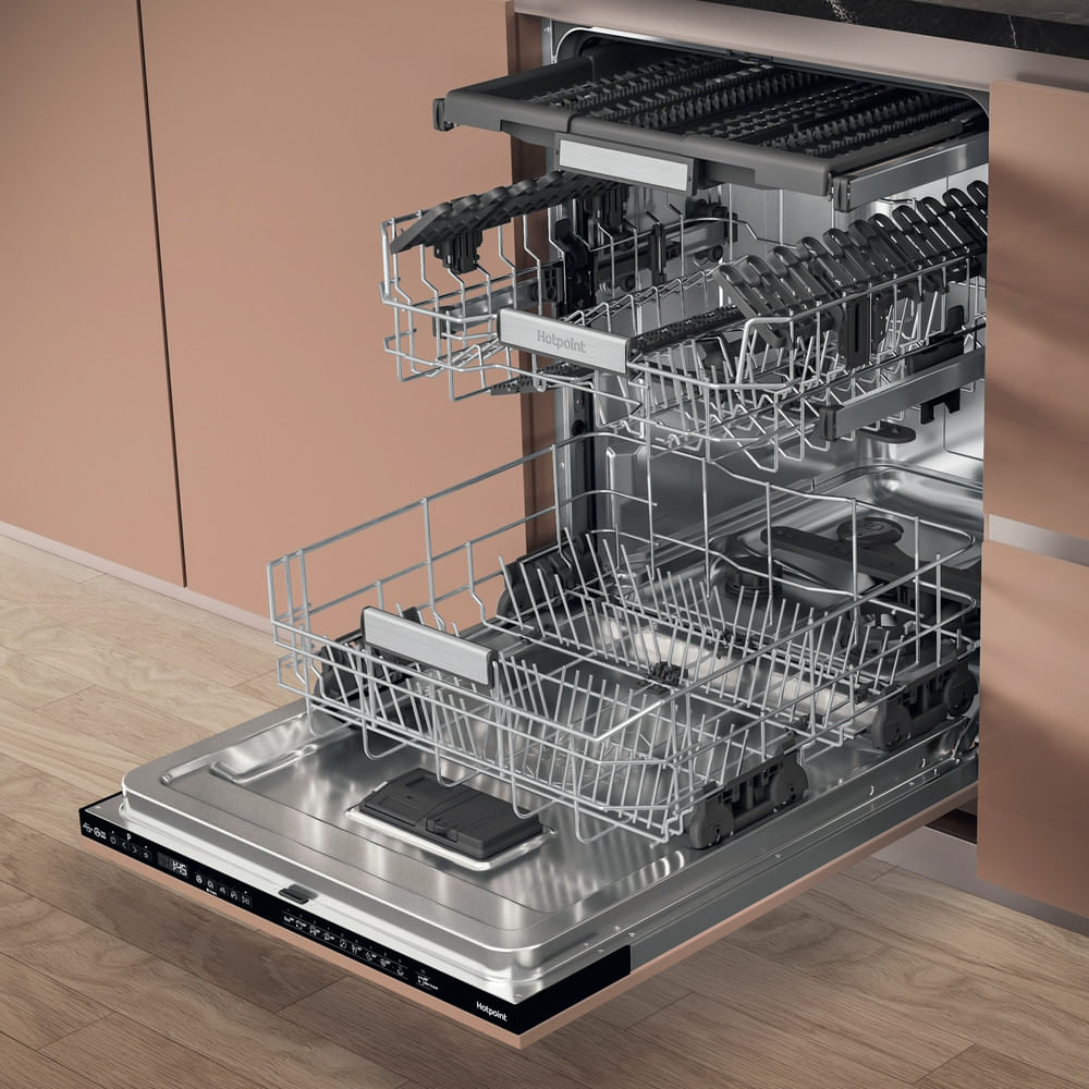 Hotpoint Full Size Built In Dishwasher - 15 Place Settings - C Rated - H7I HP42 L UK
