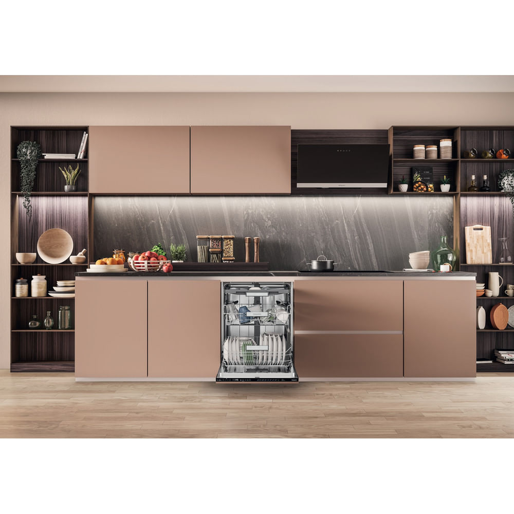 Hotpoint Full Size Built In Dishwasher - 15 Place Settings - C Rated - H7I HP42 L UK