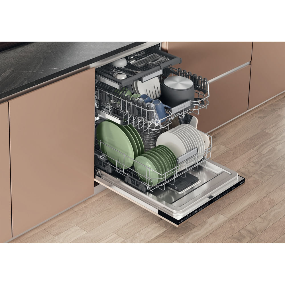 Hotpoint Full Size Built In Dishwasher - 15 Place Settings - C Rated - H7I HP42 L UK