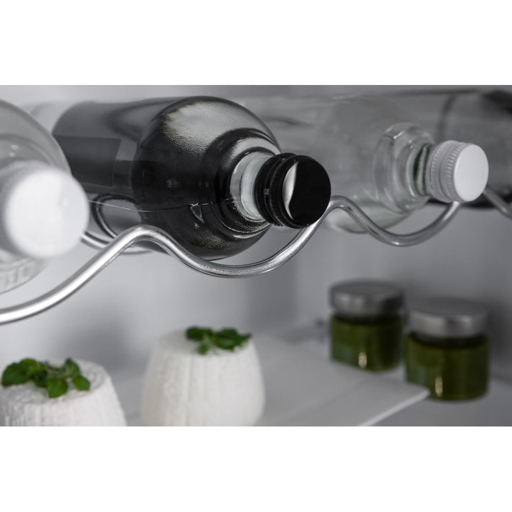 Hotpoint Low Frost HS 1801/2 UK Integrated Fridge