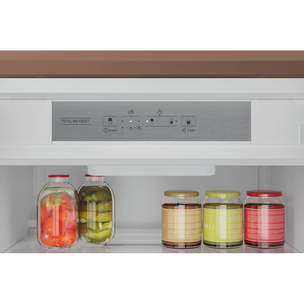 Hotpoint Total No Frost HTC20 T322 UK Integrated Fridge Freezer