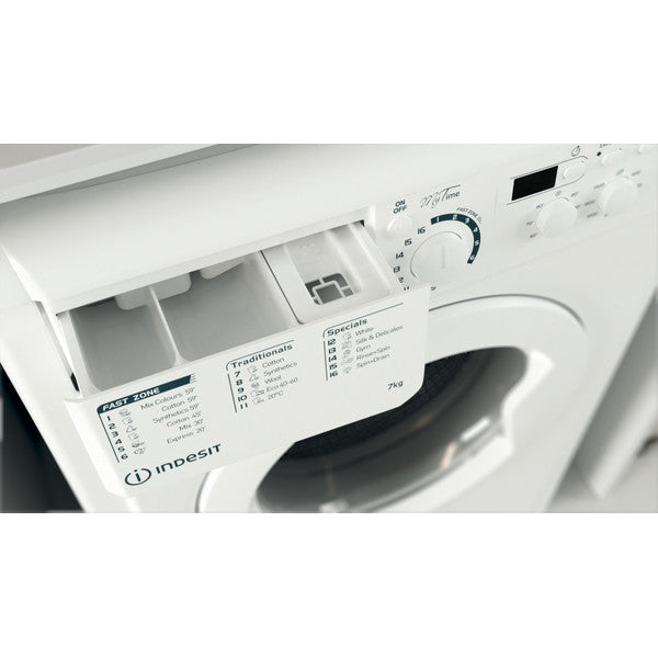 Freestanding front loading washing machine: 7,0kg - EWD 71453 W UK N