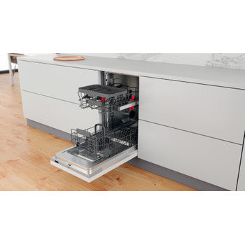 Whirlpool Integrated Dishwasher: in Silver, Slimline - WSIC 3M27 C UK N