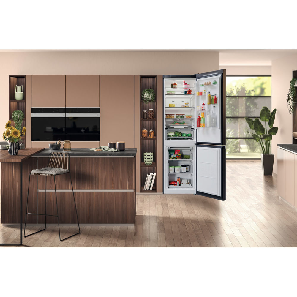 Hotpoint Total No Frost H7X 93T SK M Fridge Freezer - Silver/Black