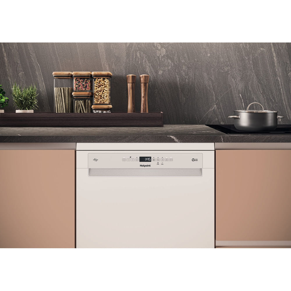 Hotpoint Maxi Space Free Standing Dishwasher - White - 15 Place Setting - D Rated - HD7F HP33 UK