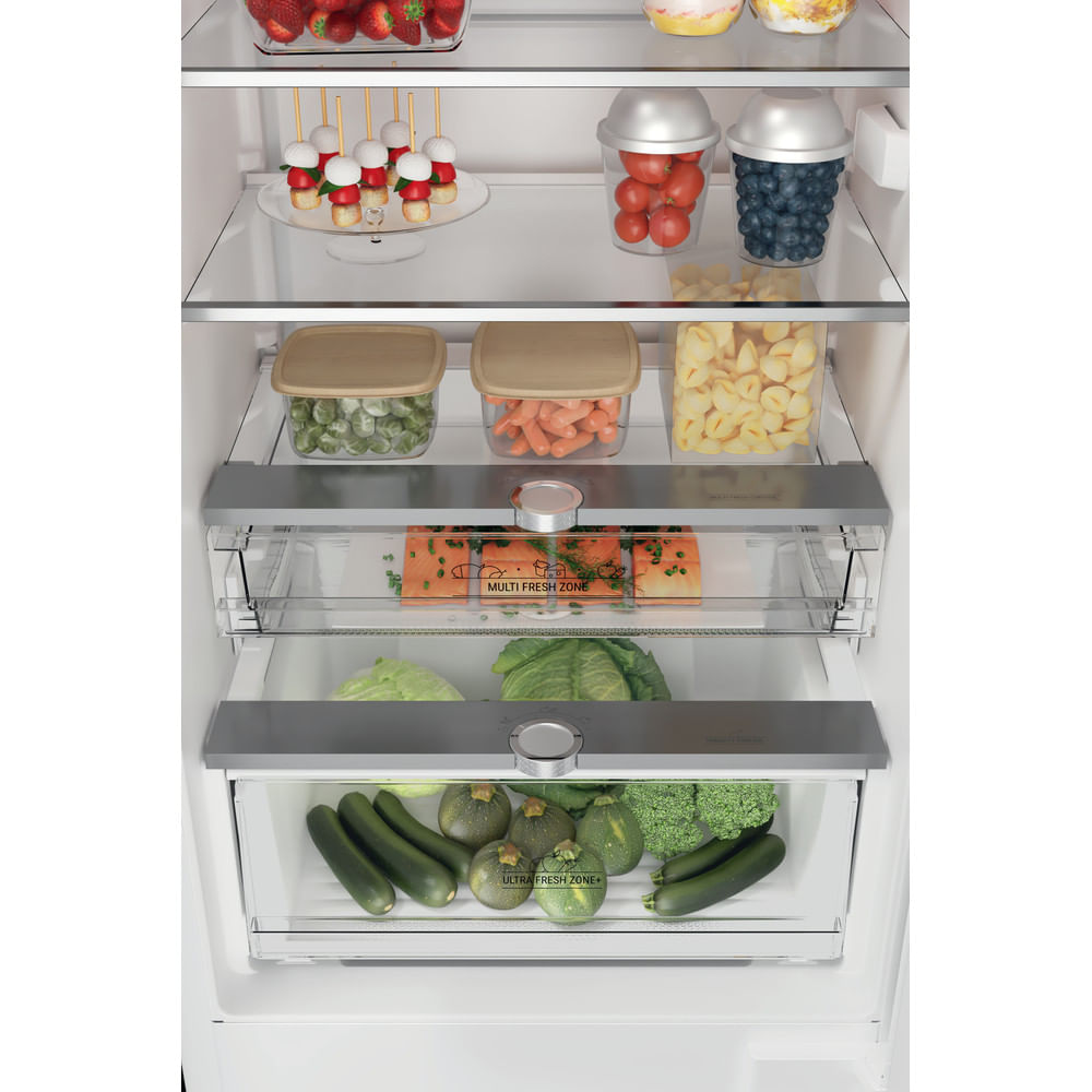 Hotpoint Total No Frost HTC20 T322 UK Integrated Fridge Freezer