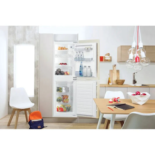 Indesit E IB 15050 A1 D.UK 1 Integrated fridge freezer White
